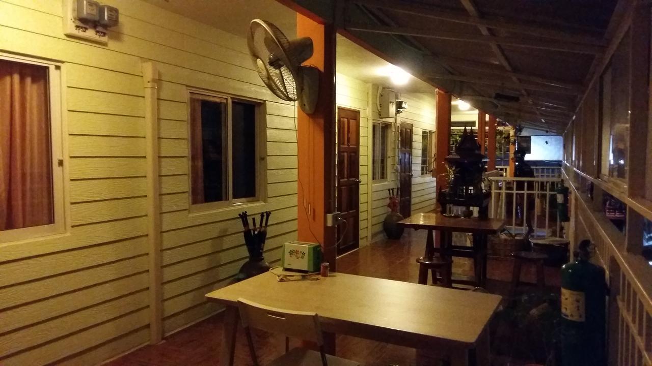 Jutharat Home Phra Nakhon Si Ayutthaya Dış mekan fotoğraf